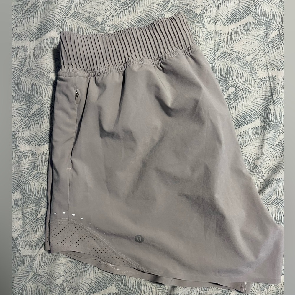 SOLD - Lululemon hotty hot high-rise shorts